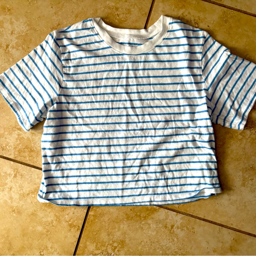 Abercrombie & Fitch crop tee